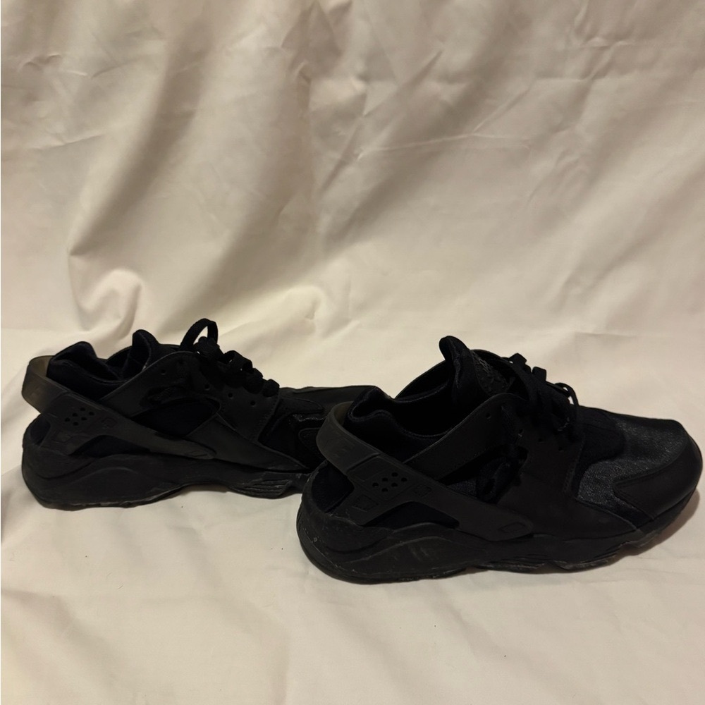 Nike Black Huarache Women’s Sneakers